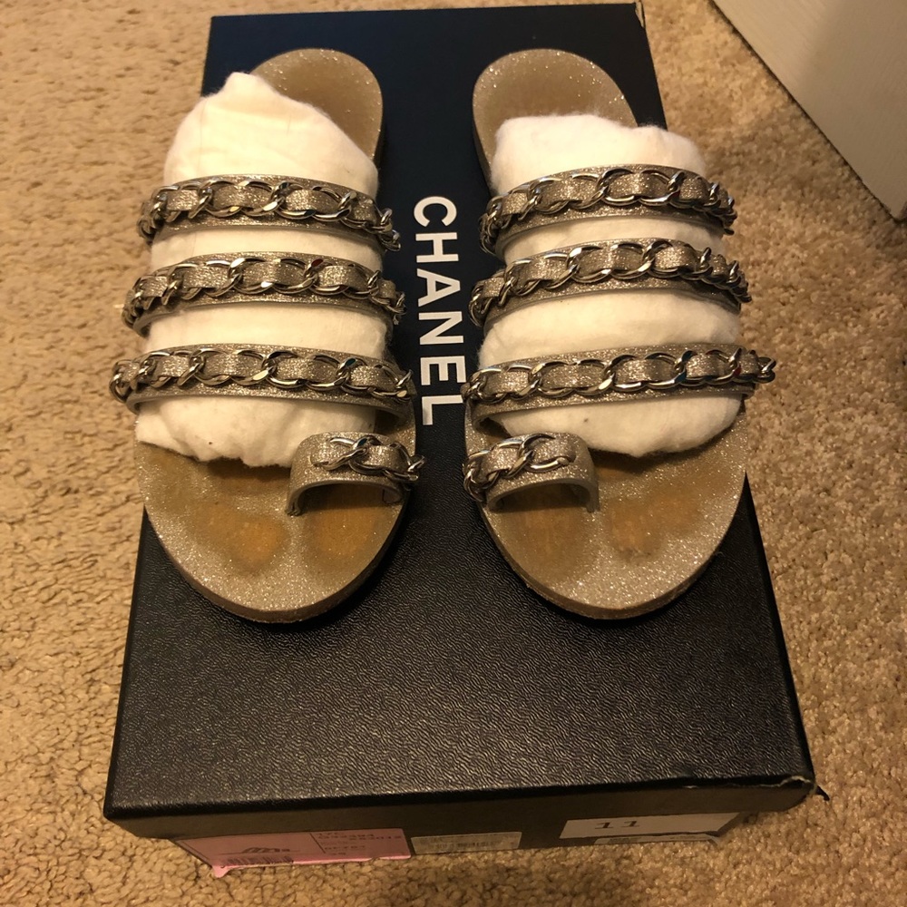 CHANEL Sandals - Picture 2 of 7